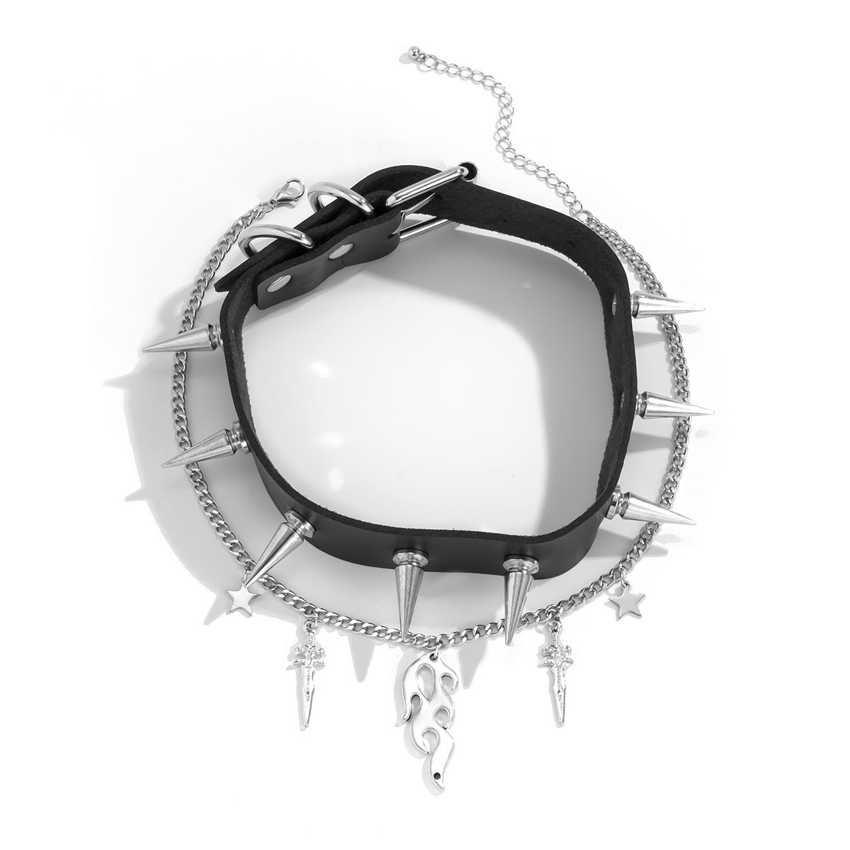 Set Choker con Borchie e Collana a Ciondoli