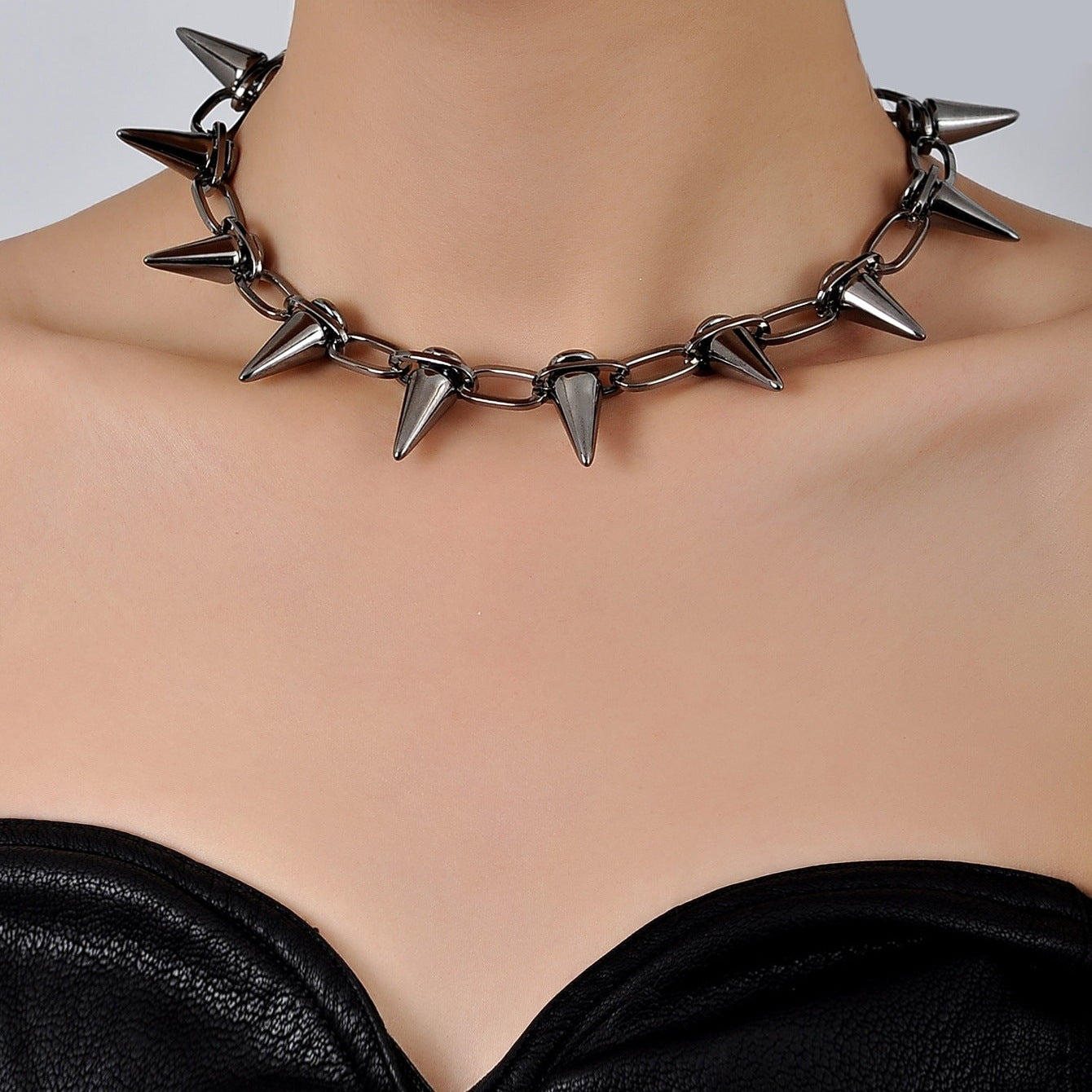Collana Choker Punk con Borchie a Spillo