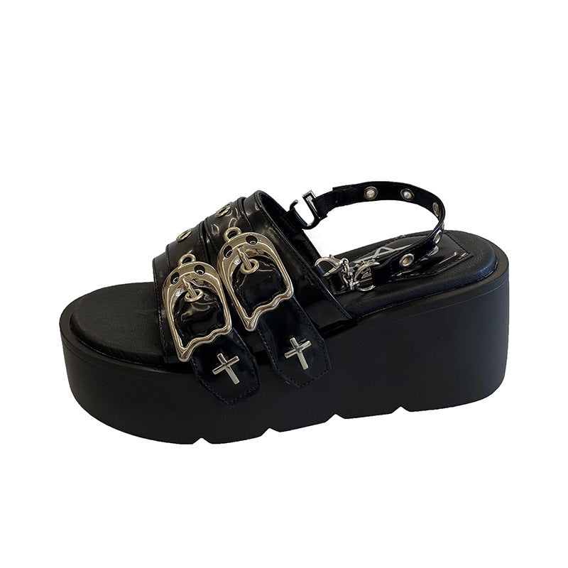 Sandali Platform Goth con Fibbie e Dettagli a Croce Neri