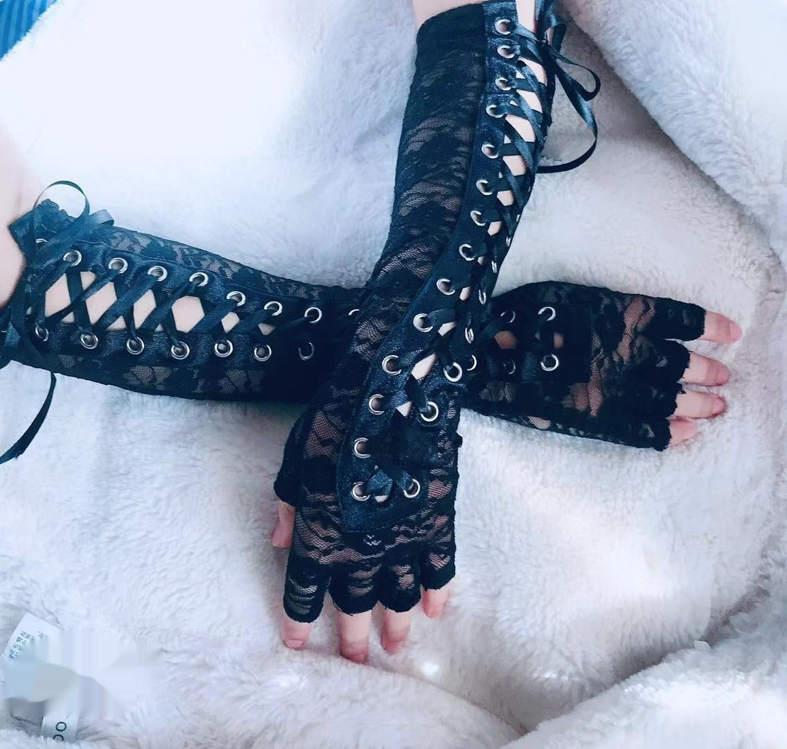 Guanti Lunghi in Pizzo Nero con Lacci e Occhielli