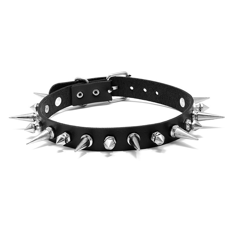 Collana Choker Punk Rock in Pelle Nera con Borchie e Punte